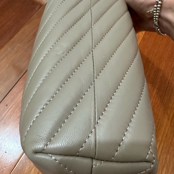 Tory Burch Kira Chevron - Picture 7 of 10